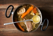 Meat stock hay Bone broth cho bé yêu? Meat stock hay Bone broth cho bé yêu?