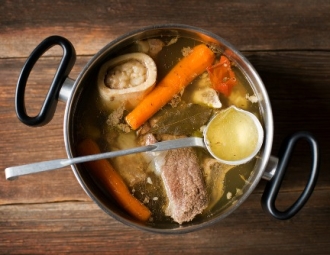 Meat stock hay Bone broth cho bé yêu? Meat stock hay Bone broth cho bé yêu?