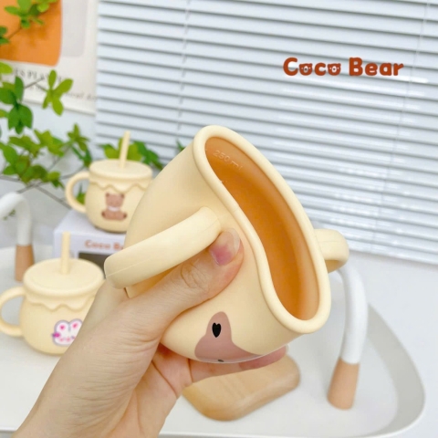Cốc Tập Uống Nước Silicon Cao Cấp COCOBEAR Cho Bé Từ 6 Tháng Tuổi - Chức Năng Đẩy Tiện Lợi 250ml - Màu Be Hình Mặt Mèo